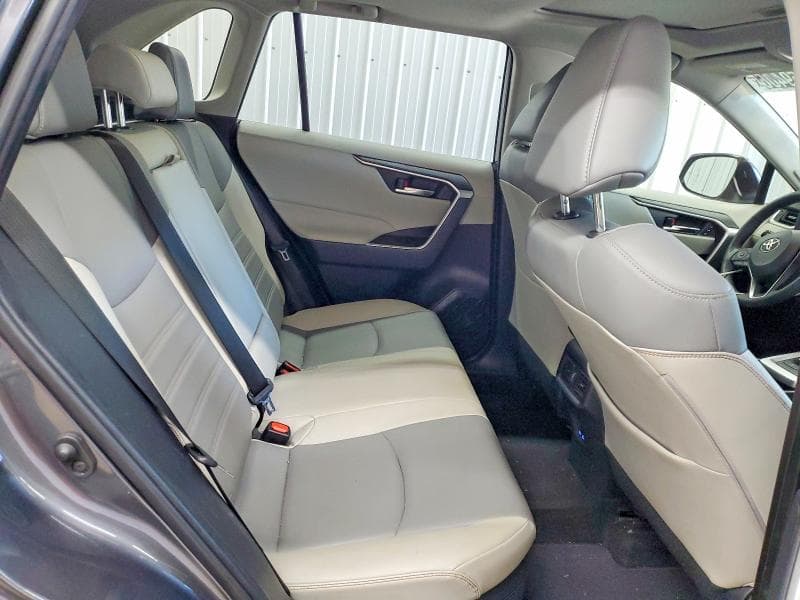 2020 TOYOTA RAV4 XLE PREMIUM 11