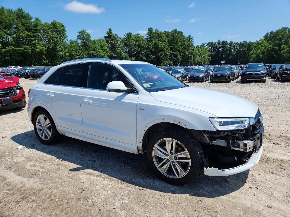 2018 AUDI Q3 4