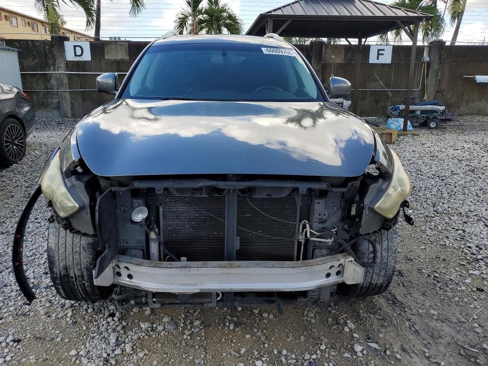 2017 INFINITI QX70 BASE 5