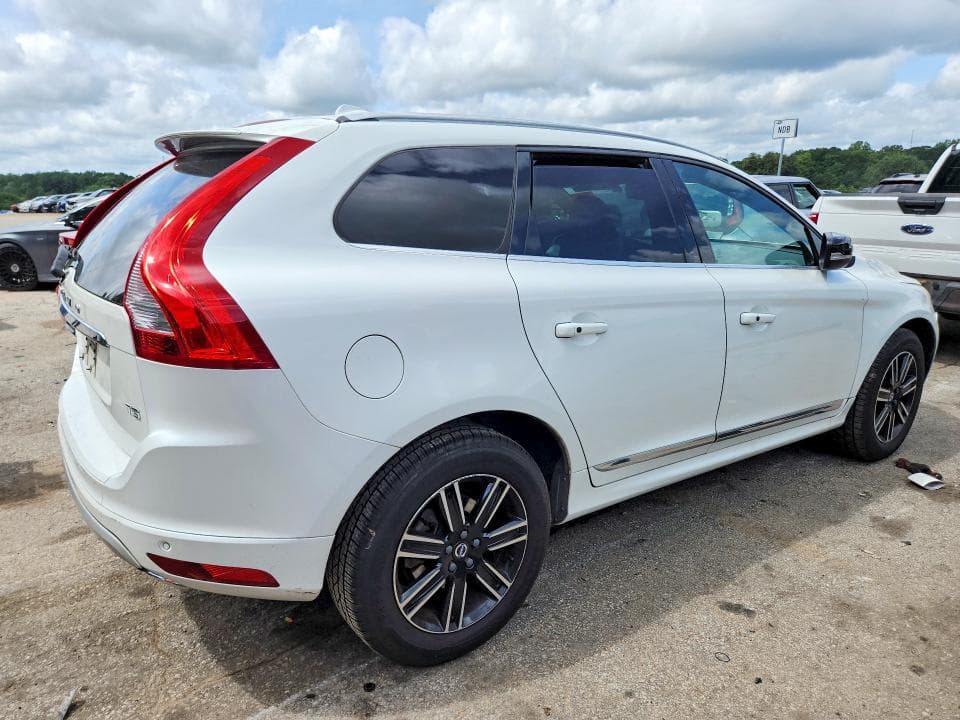 2017 VOLVO XC60 T5 DYNAMIC 3