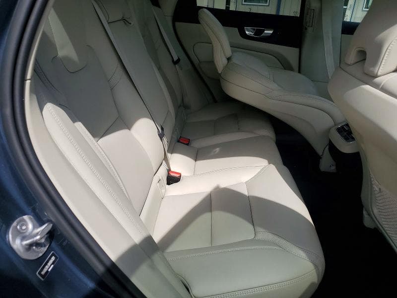 2022 VOLVO XC60 B6 INSCRIPTION 11