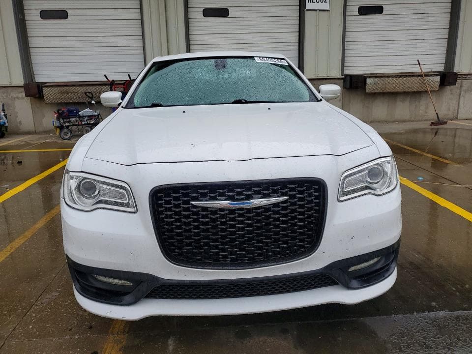 2017 CHRYSLER 300 LIMITED 5