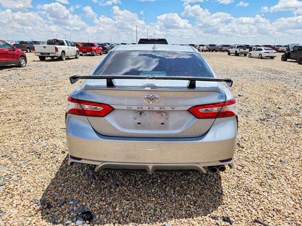 2020 TOYOTA CAMRY SE 6