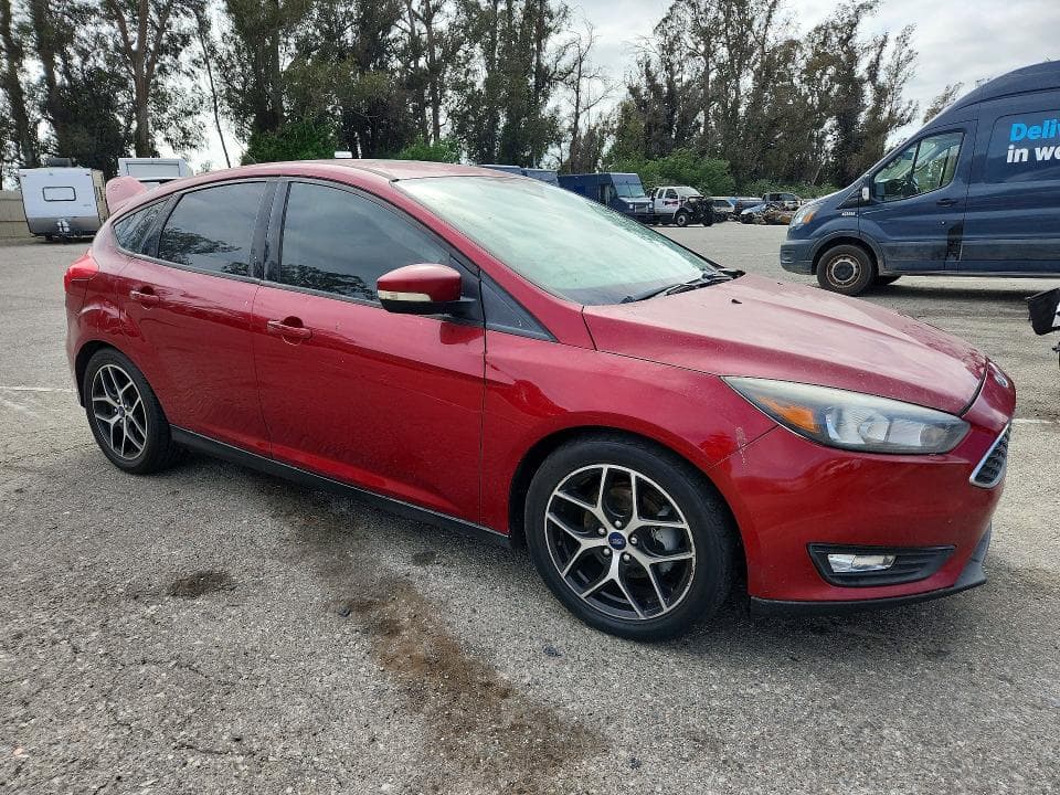 2017 FORD FOCUS SEL 4
