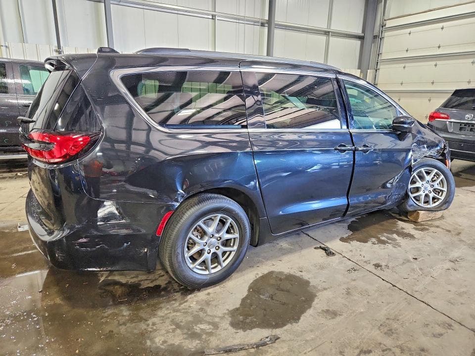 2021 CHRYSLER PACIFICA TOURING 3