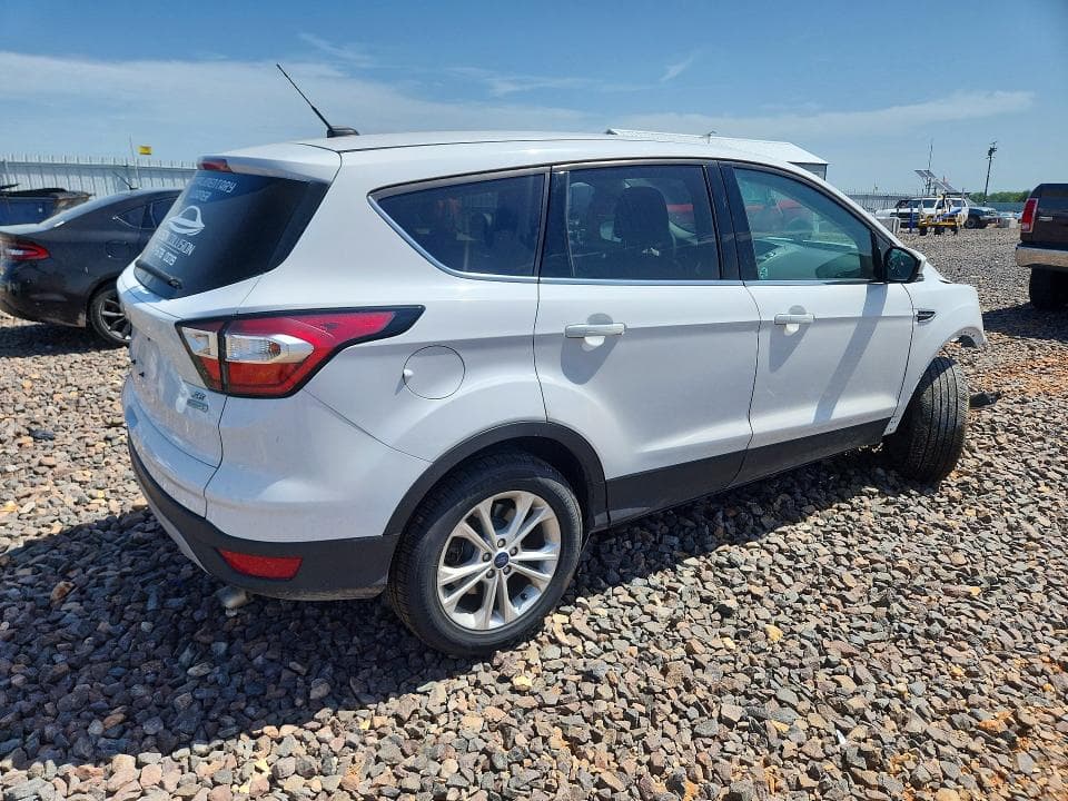 2017 FORD ESCAPE SE 3