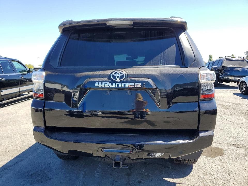 2023 TOYOTA 4RUNNER SR5 6
