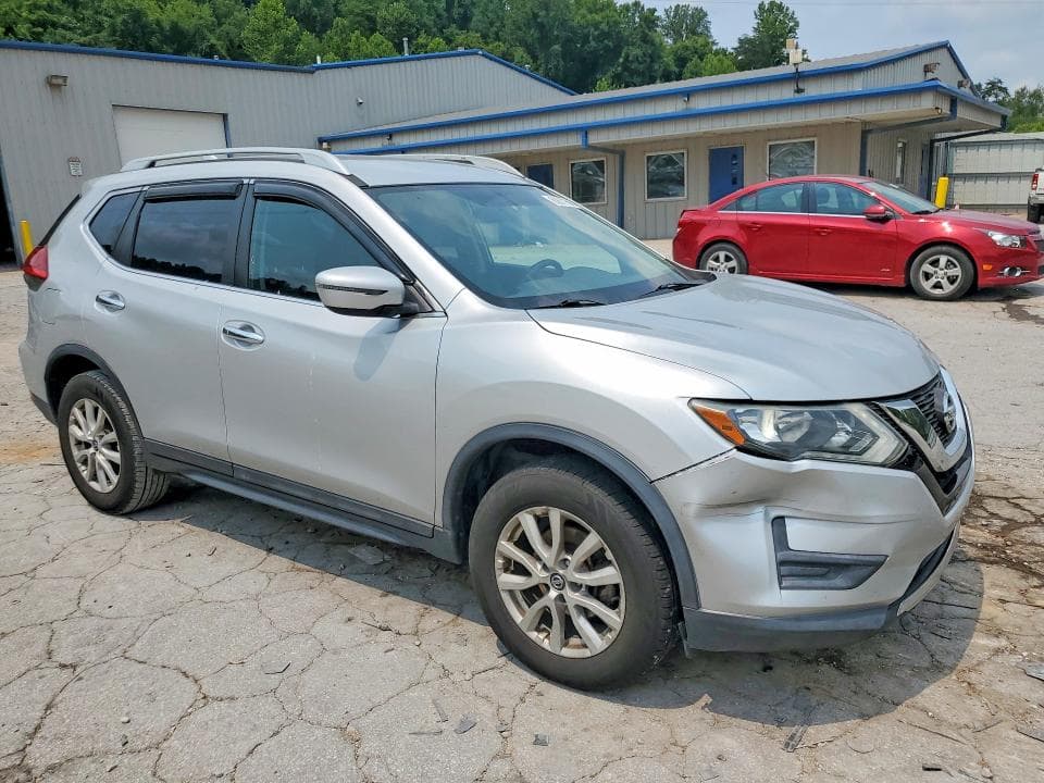 2017 NISSAN ROGUE SV 4