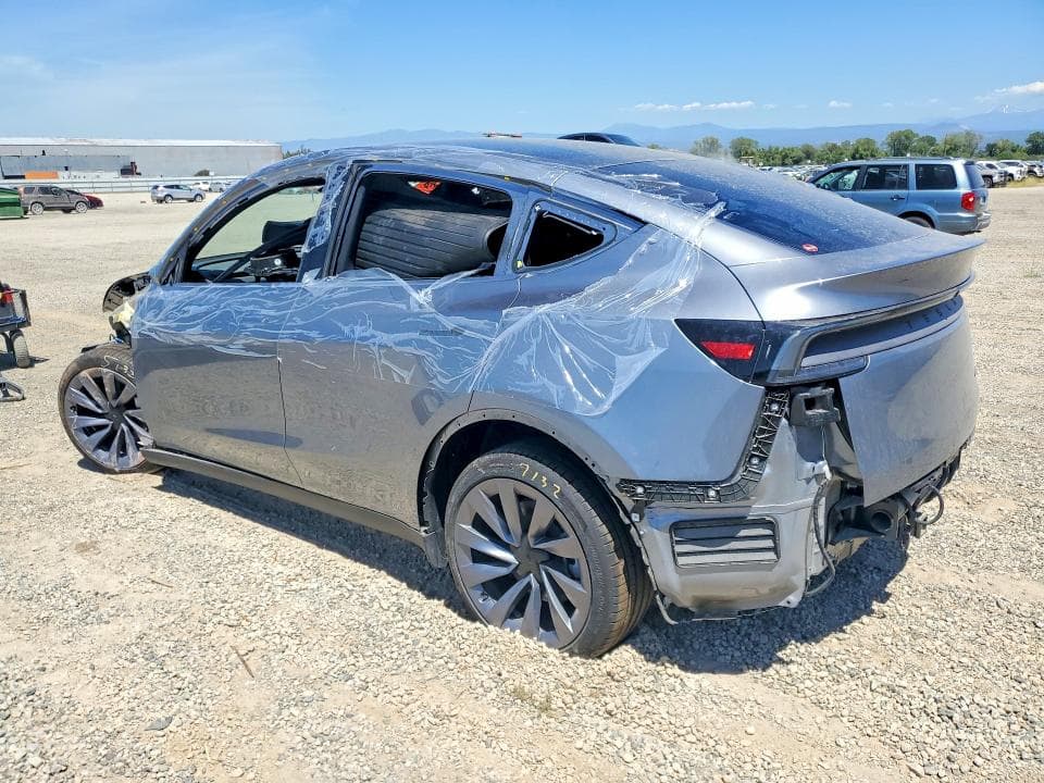 2026 TESLA MODEL Y 2