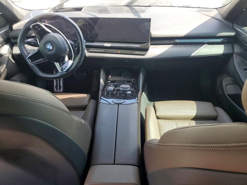 2024 BMW 530 XI 8
