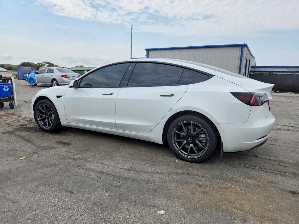 2022 TESLA MODEL 3 2