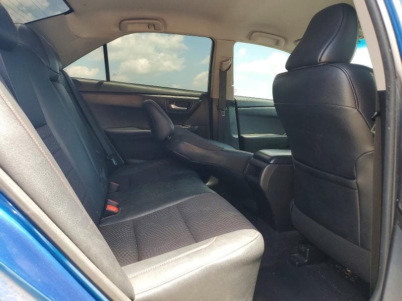 2017 TOYOTA CAMRY SE 10