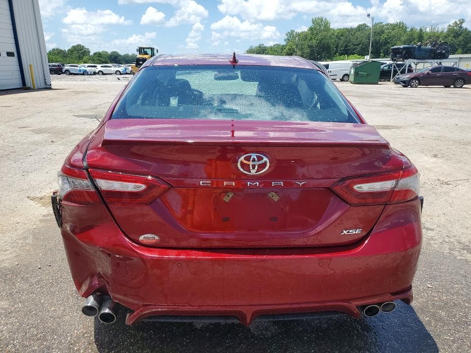 2018 TOYOTA CAMRY XSE 6