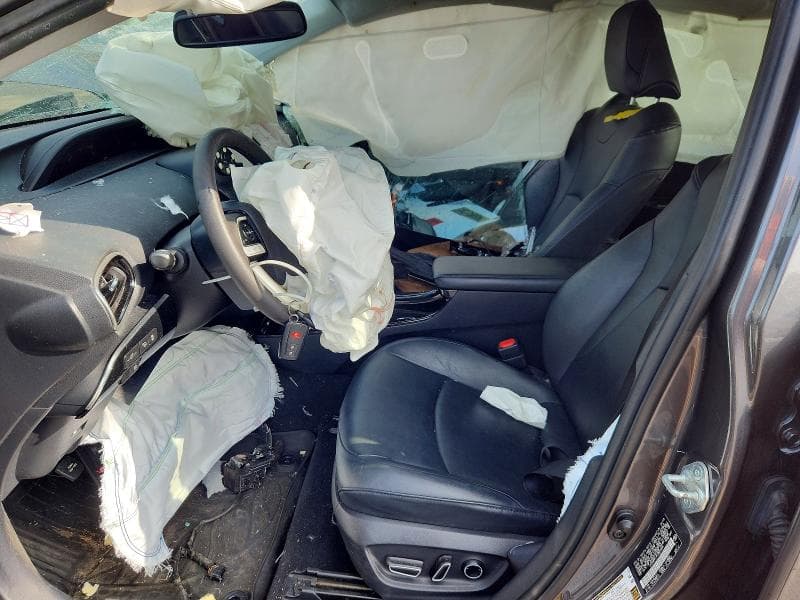 2018 TOYOTA PRIUS FOUR 7