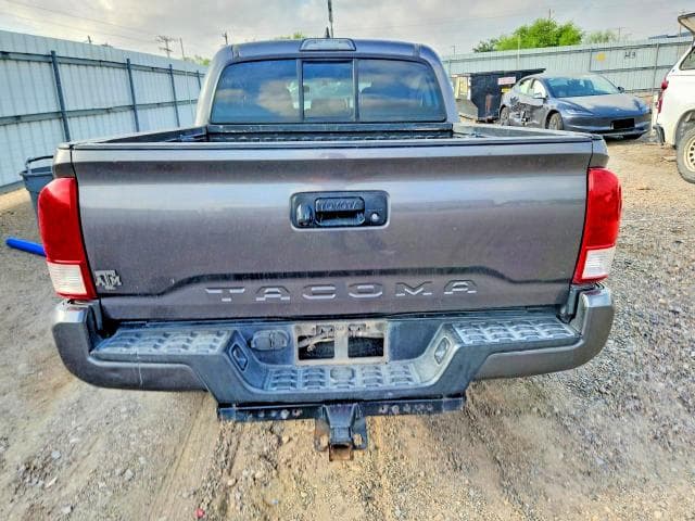 2017 TOYOTA TACOMA SR 6
