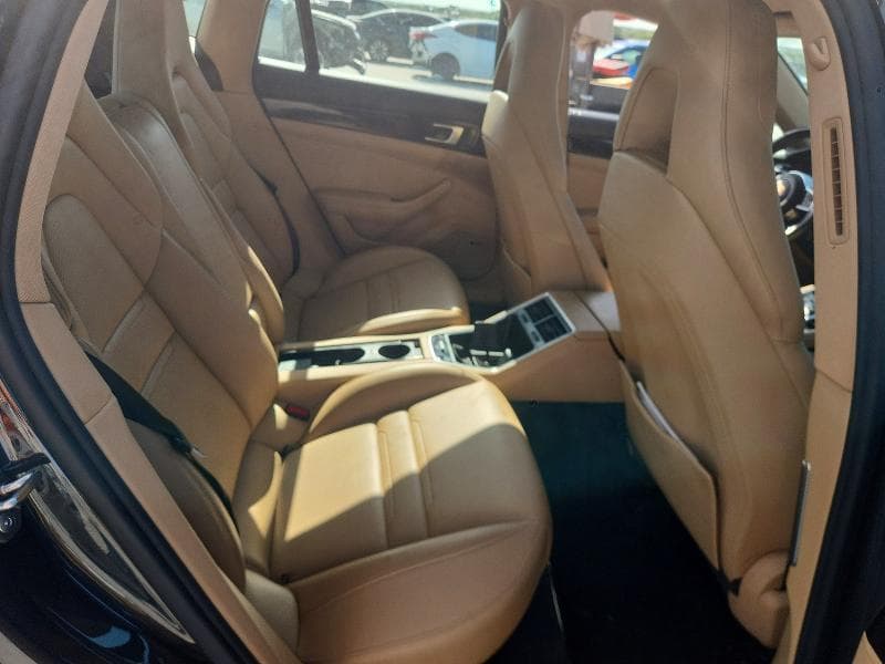 2018 PORSCHE PANAMERA 4 10