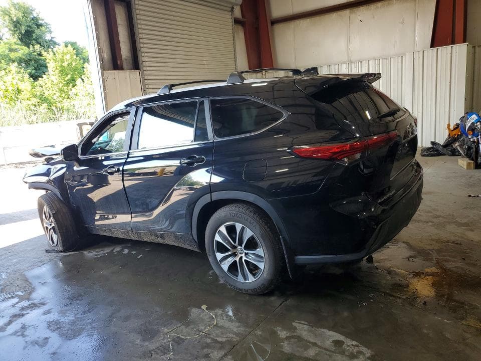 2023 TOYOTA HIGHLANDER XLE 2