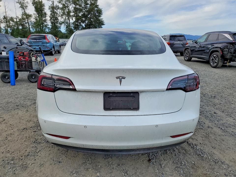 2018 TESLA MODEL 3 6