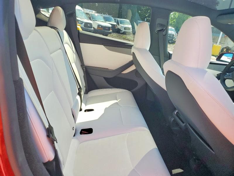 2026 TESLA MODEL Y 11