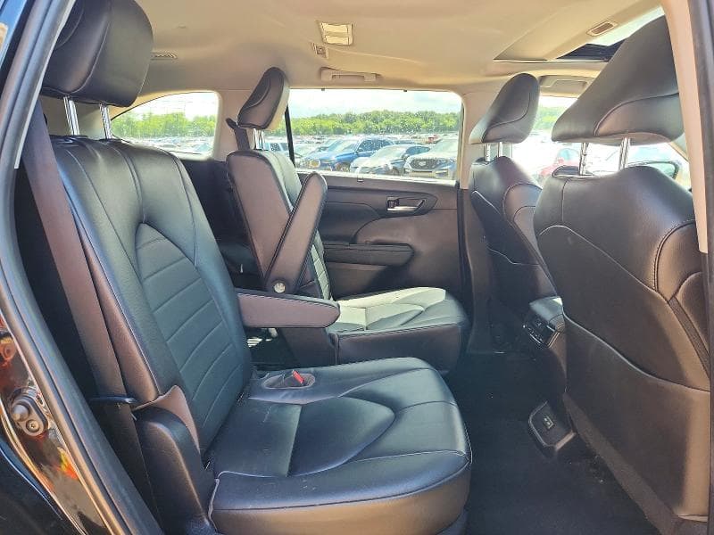 2023 TOYOTA HIGHLANDER XLE 11