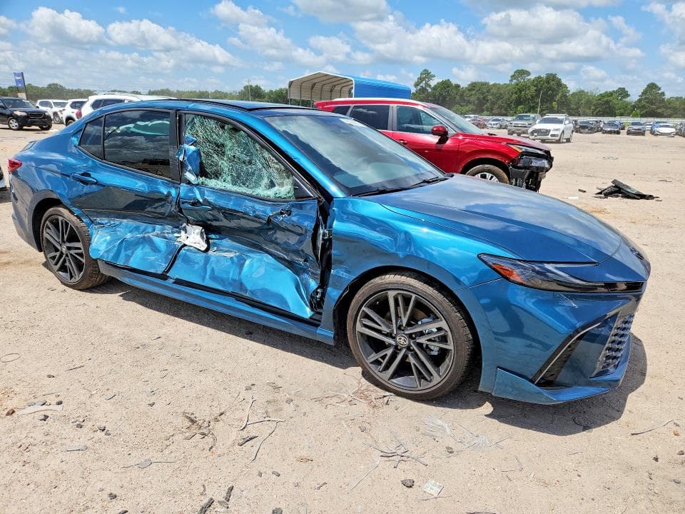 2025 TOYOTA CAMRY XSE 4