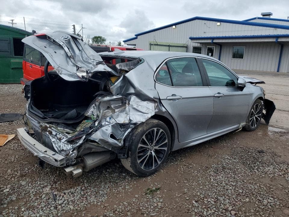 2019 TOYOTA CAMRY SE 3