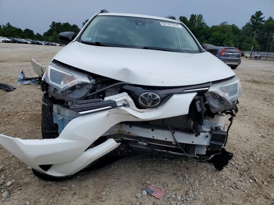 2017 TOYOTA RAV4 LE 5