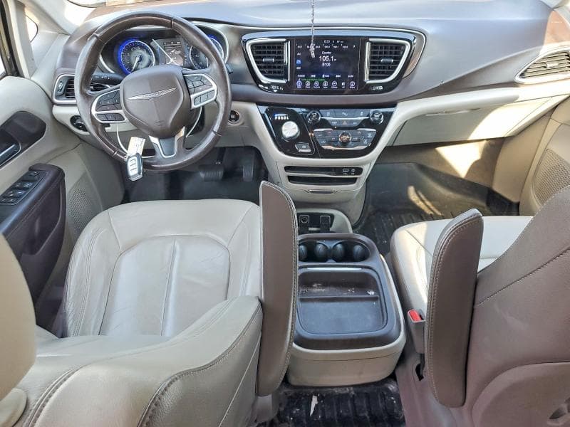 2017 CHRYSLER PACIFICA TOURING L 8