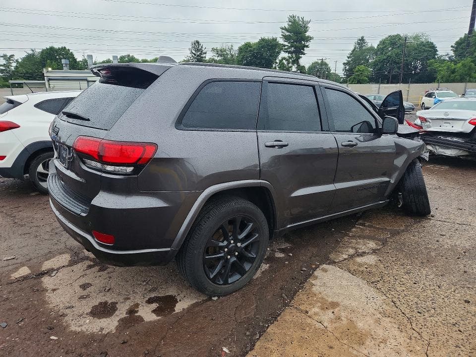 2021 JEEP GRAND CHEROKEE LAREDO 3