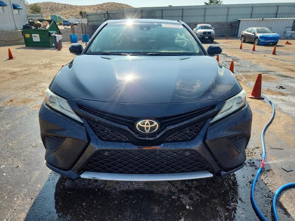 2018 TOYOTA CAMRY XSE 5