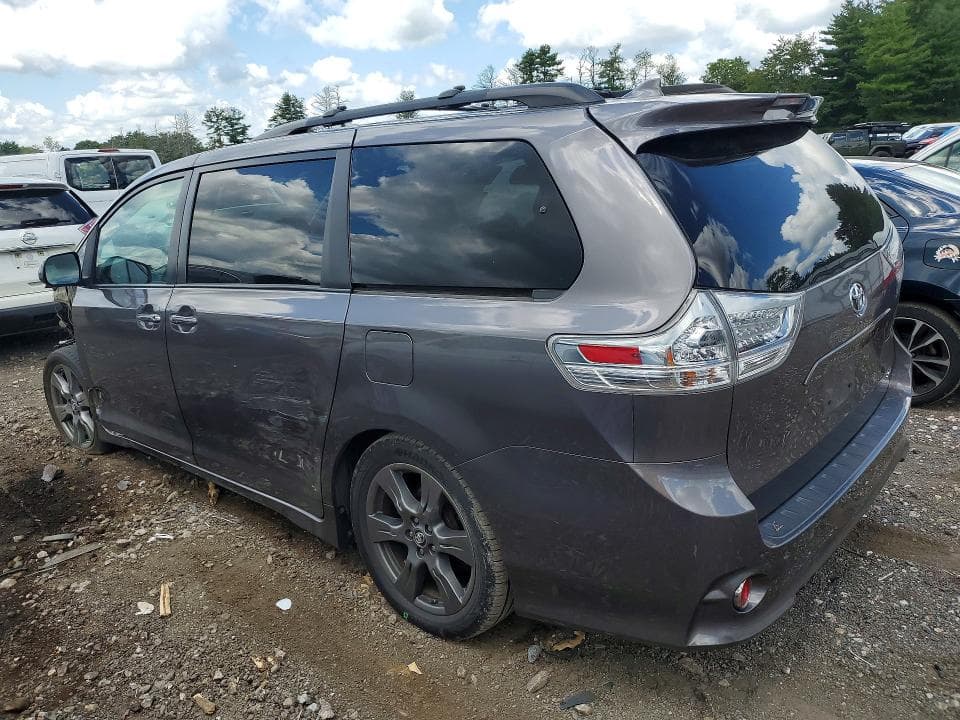 2018 TOYOTA SIENNA SE PREMIUM 8-PASSENGER 2