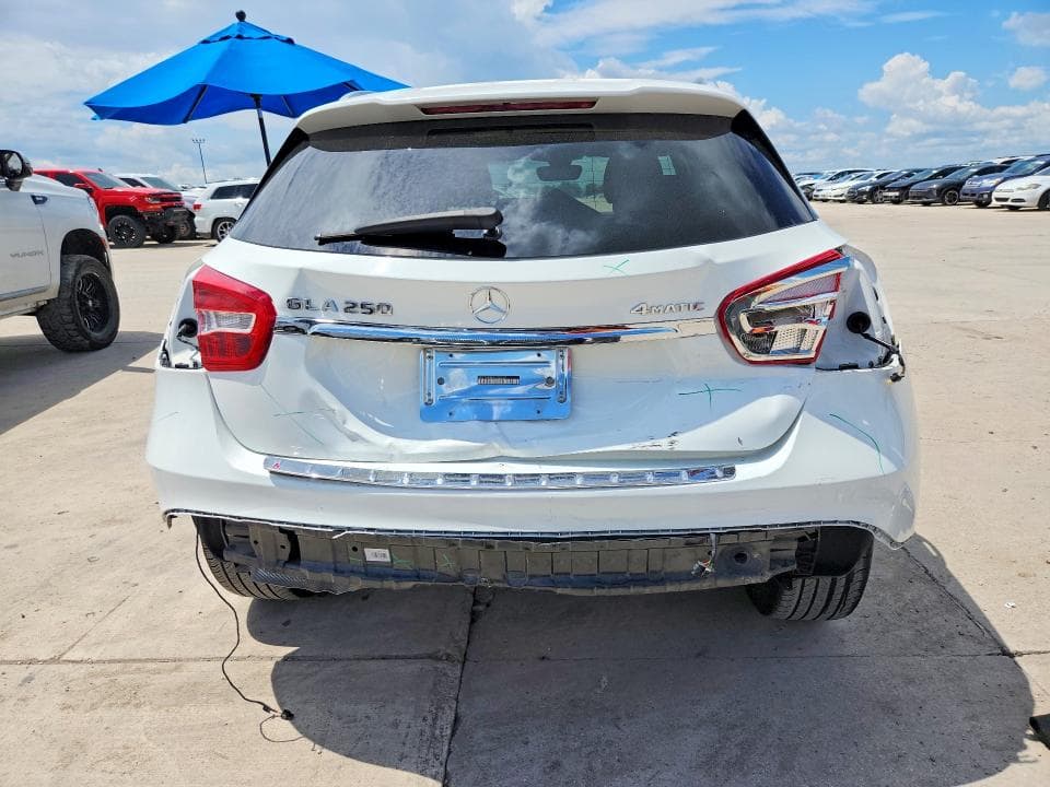 2020 MERCEDES-BENZ GLA 250 4MATIC 6
