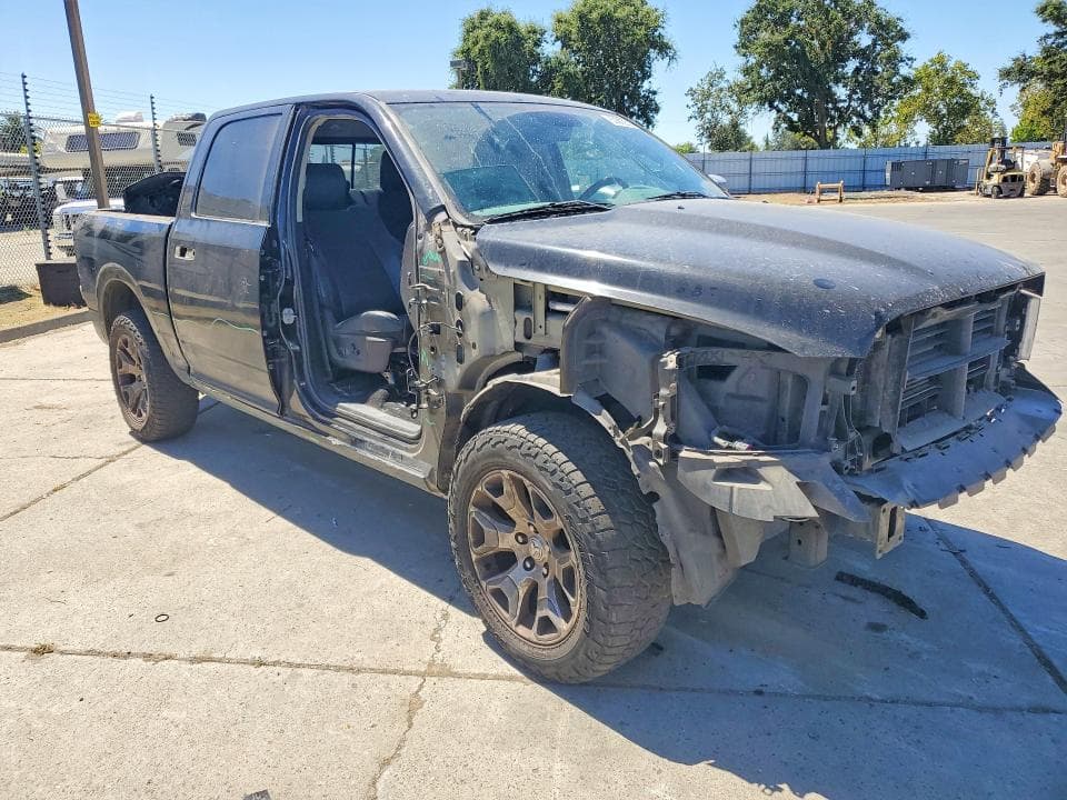 2019 RAM 1500 CLASSIC LARAMIE 4