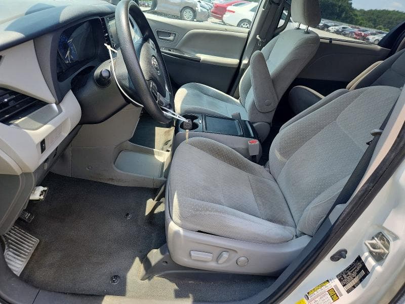2020 TOYOTA SIENNA LE 7