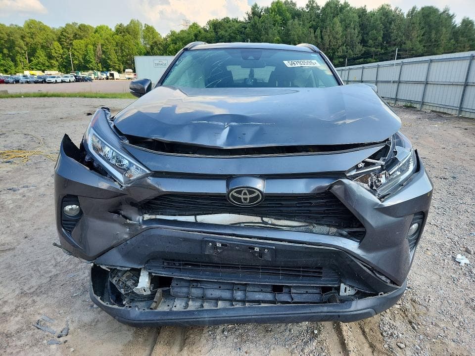 2021 TOYOTA RAV4 XLE 5