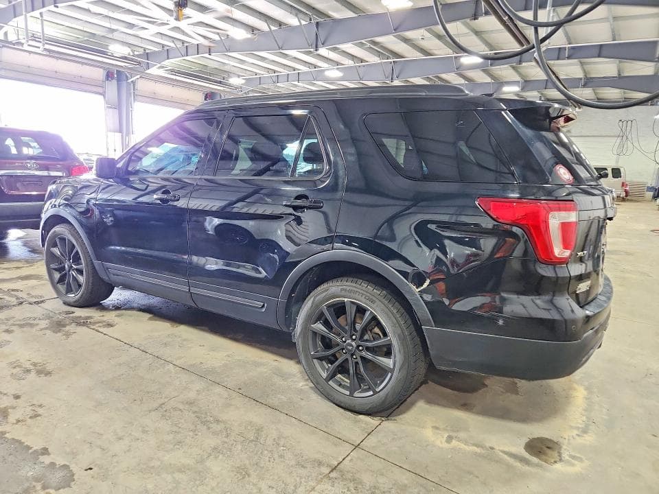 2017 FORD EXPLORER XLT 2