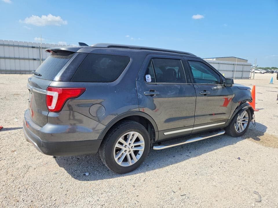 2017 FORD EXPLORER XLT 3