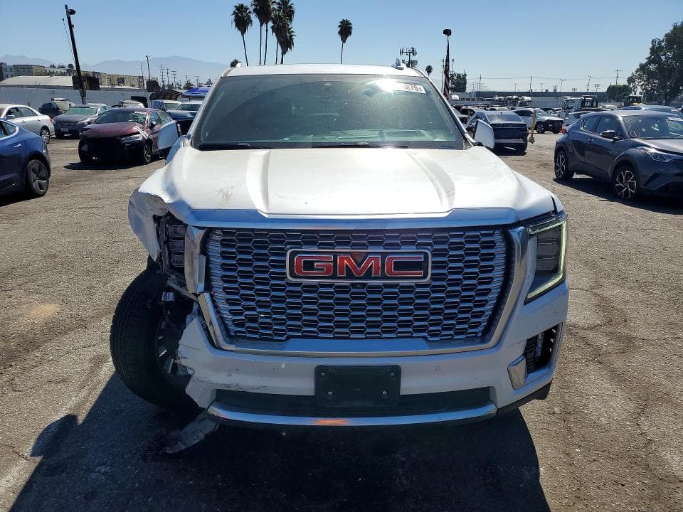 2023 GMC YUKON DENALI 5