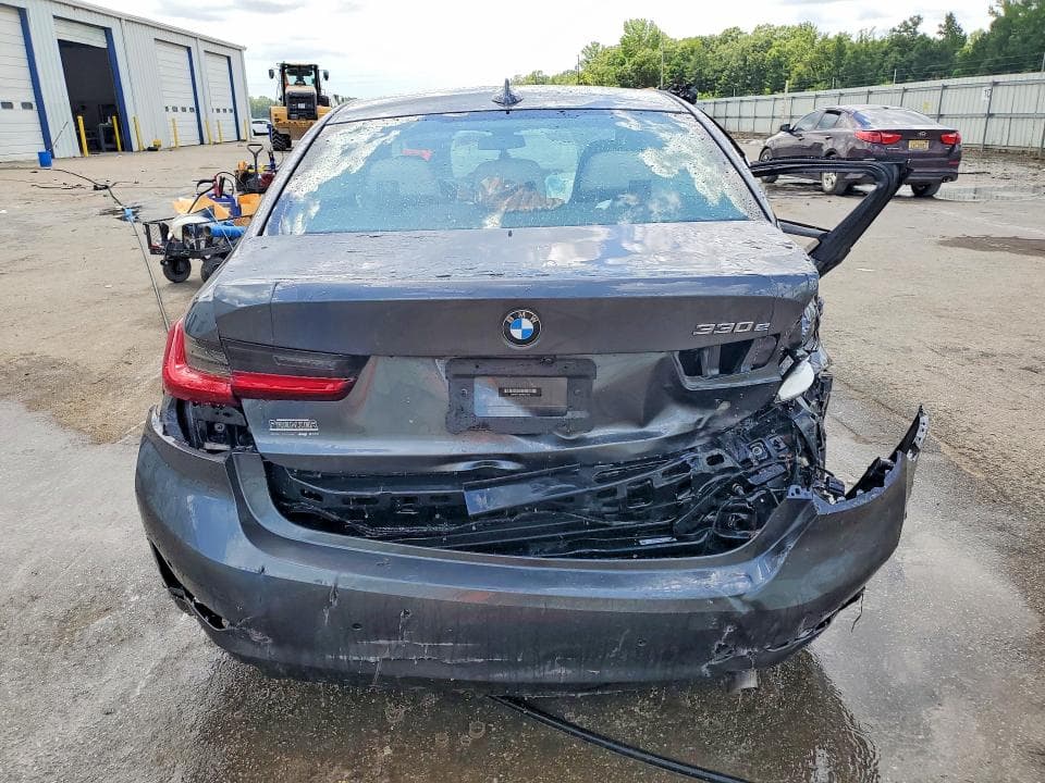 2021 BMW 330E 6