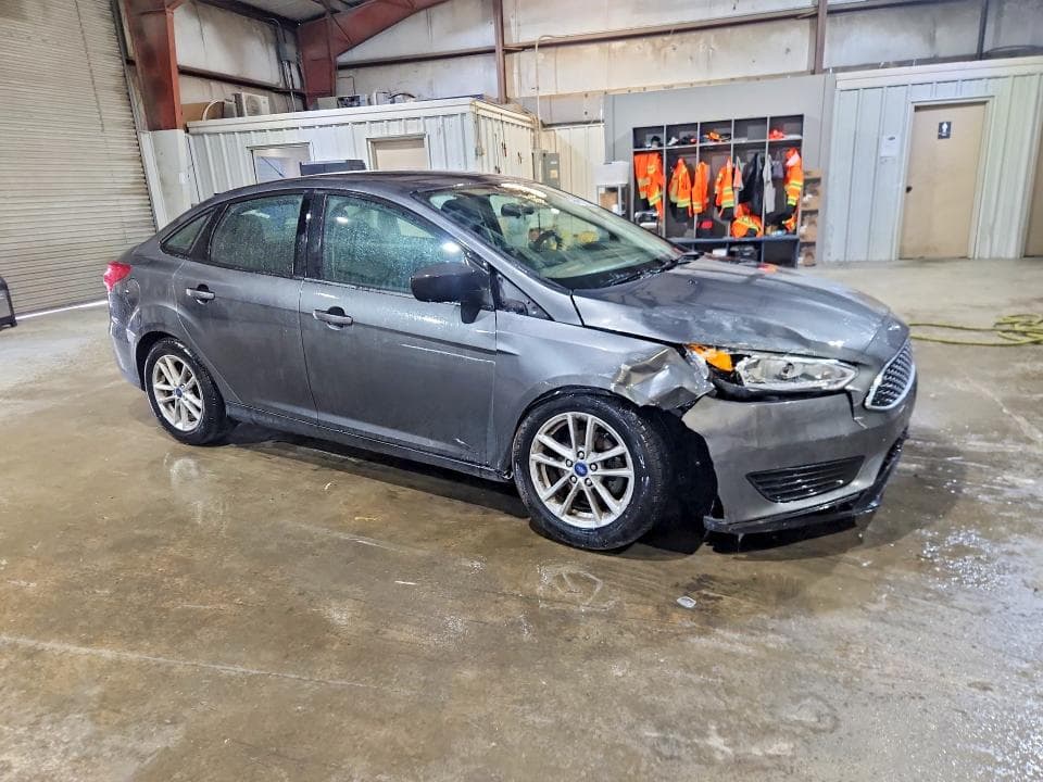 2017 FORD FOCUS SE 4
