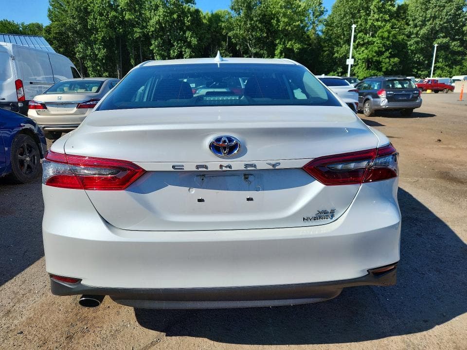 2021 TOYOTA CAMRY XLE 6
