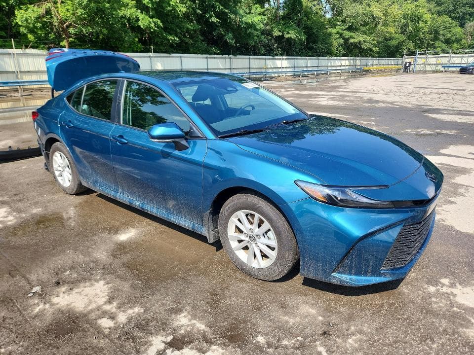 2025 TOYOTA CAMRY LE 4