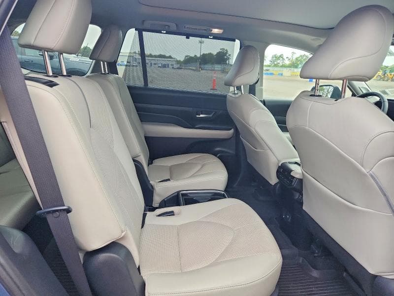 2024 TOYOTA GRAND HIGHLANDER PLATINUM 11