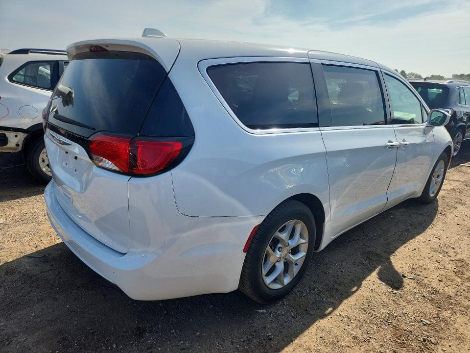 2019 CHRYSLER PACIFICA TOURING PLUS 3