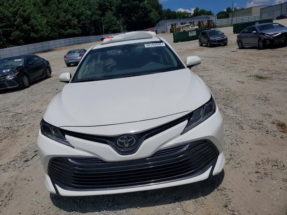 2018 TOYOTA CAMRY LE 5