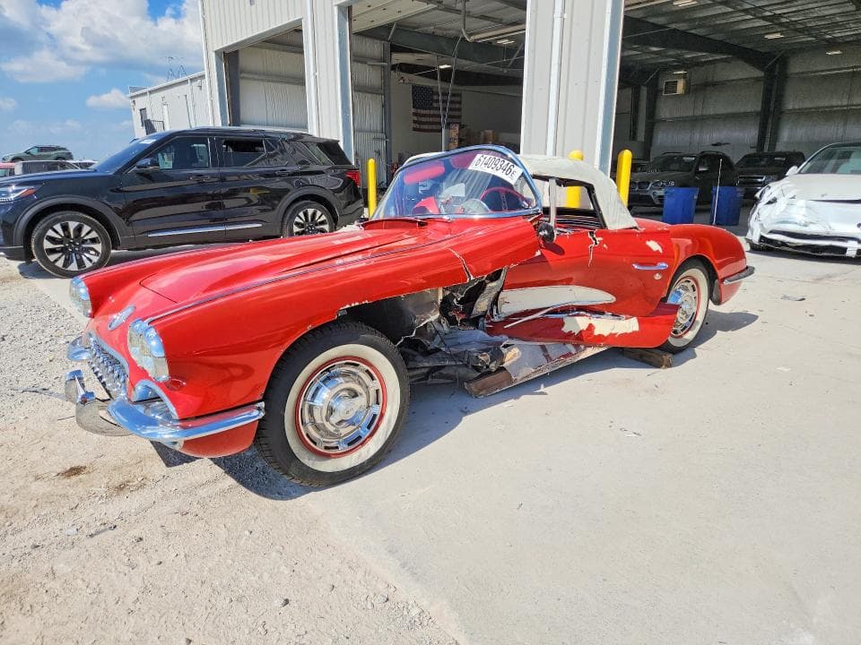 1960 CHEVROLET CORVETTE - 1