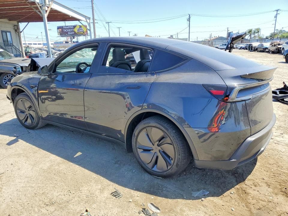 2026 TESLA MODEL Y 2
