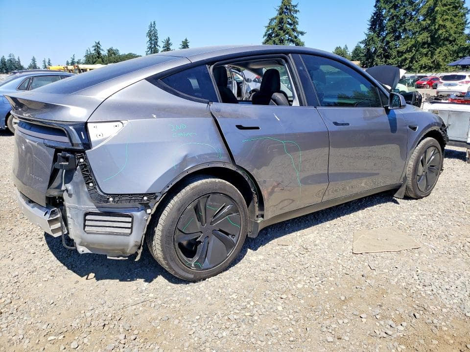 2026 TESLA MODEL Y 3