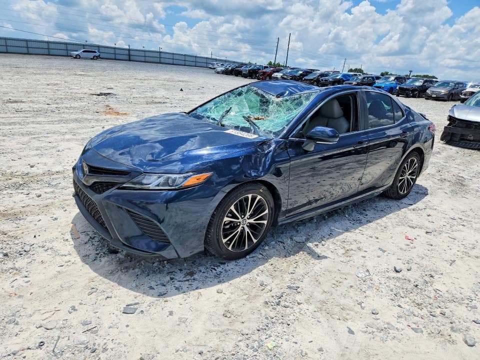 2019 TOYOTA CAMRY SE - 1