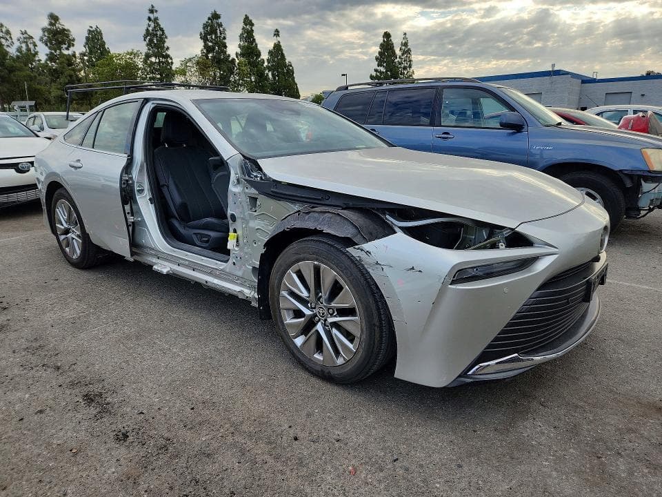 2024 TOYOTA MIRAI XLE 4